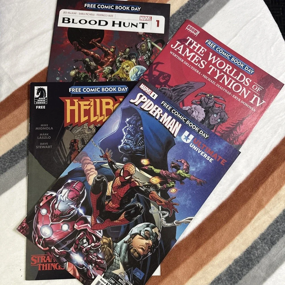 4 Comics Superman, Ultimate Universe, Blood Hunt, Hellboy&Worlds Of James Tynion